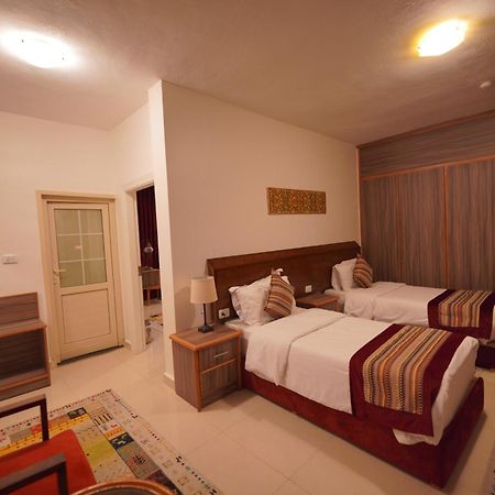 Petra Plaza Hotel Wadi Musa Exterior photo