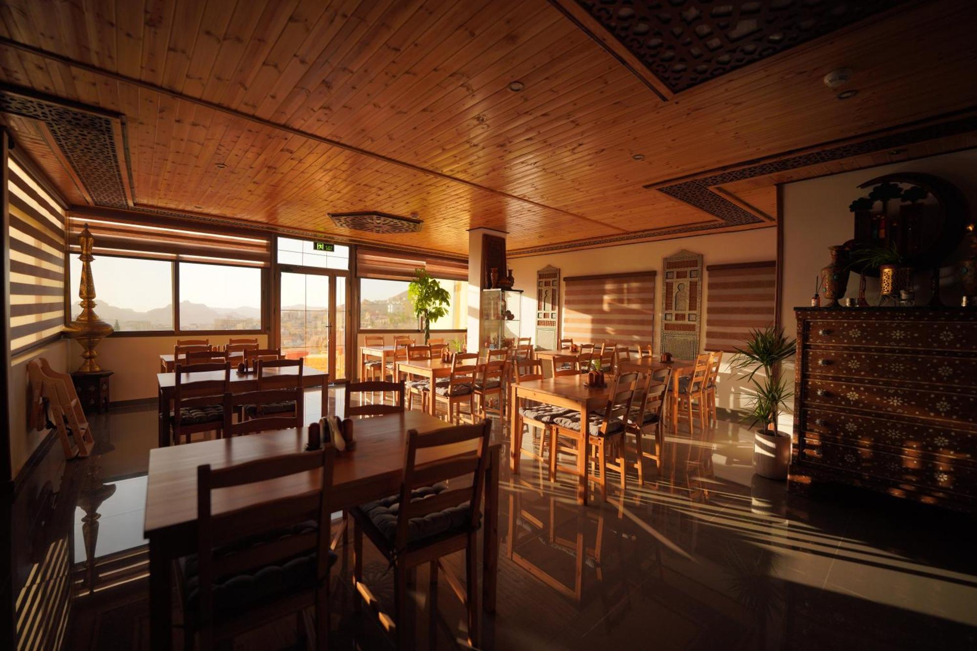 Petra Plaza Hotel Wadi Musa Exterior photo