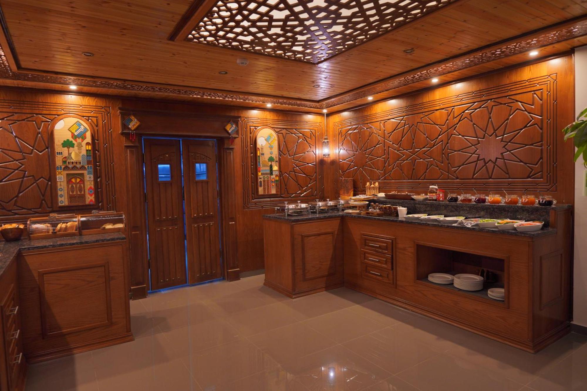 Petra Plaza Hotel Wadi Musa Exterior photo
