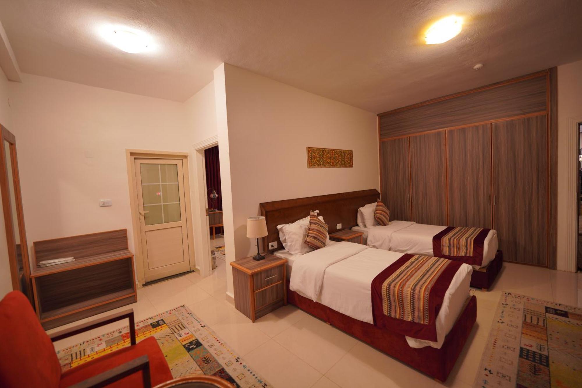 Petra Plaza Hotel Wadi Musa Exterior photo