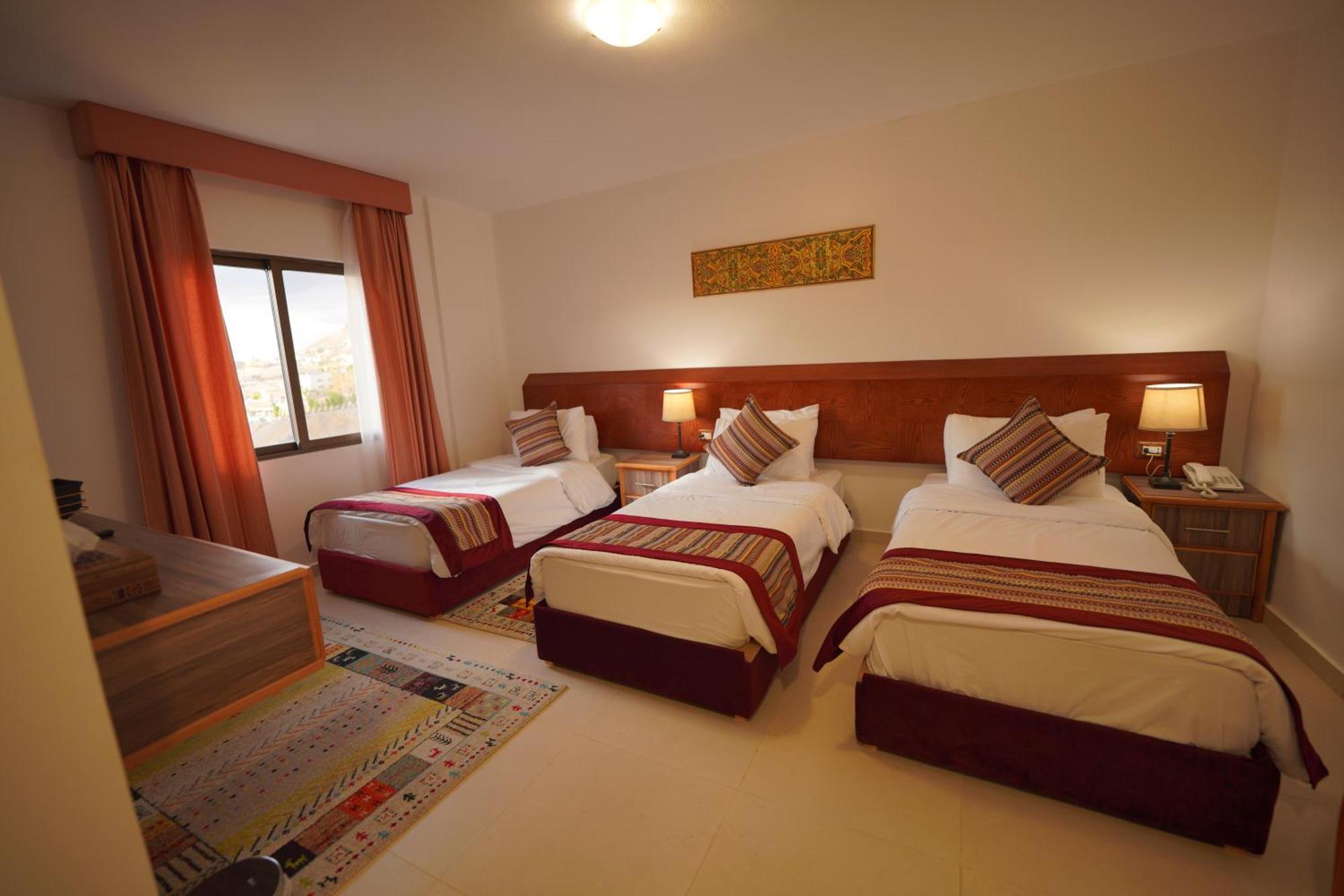 Petra Plaza Hotel Wadi Musa Exterior photo