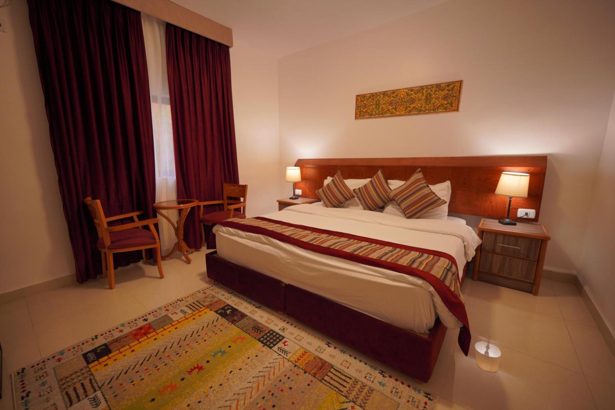 Petra Plaza Hotel Wadi Musa Exterior photo