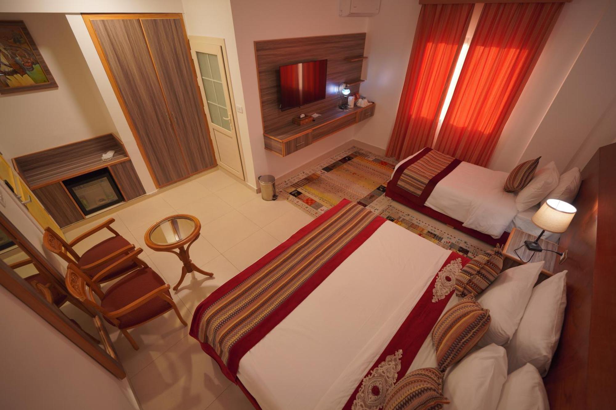 Petra Plaza Hotel Wadi Musa Exterior photo