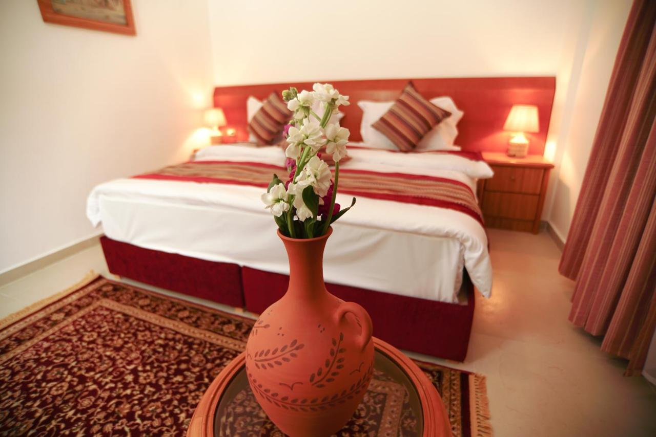 Petra Plaza Hotel Wadi Musa Exterior photo