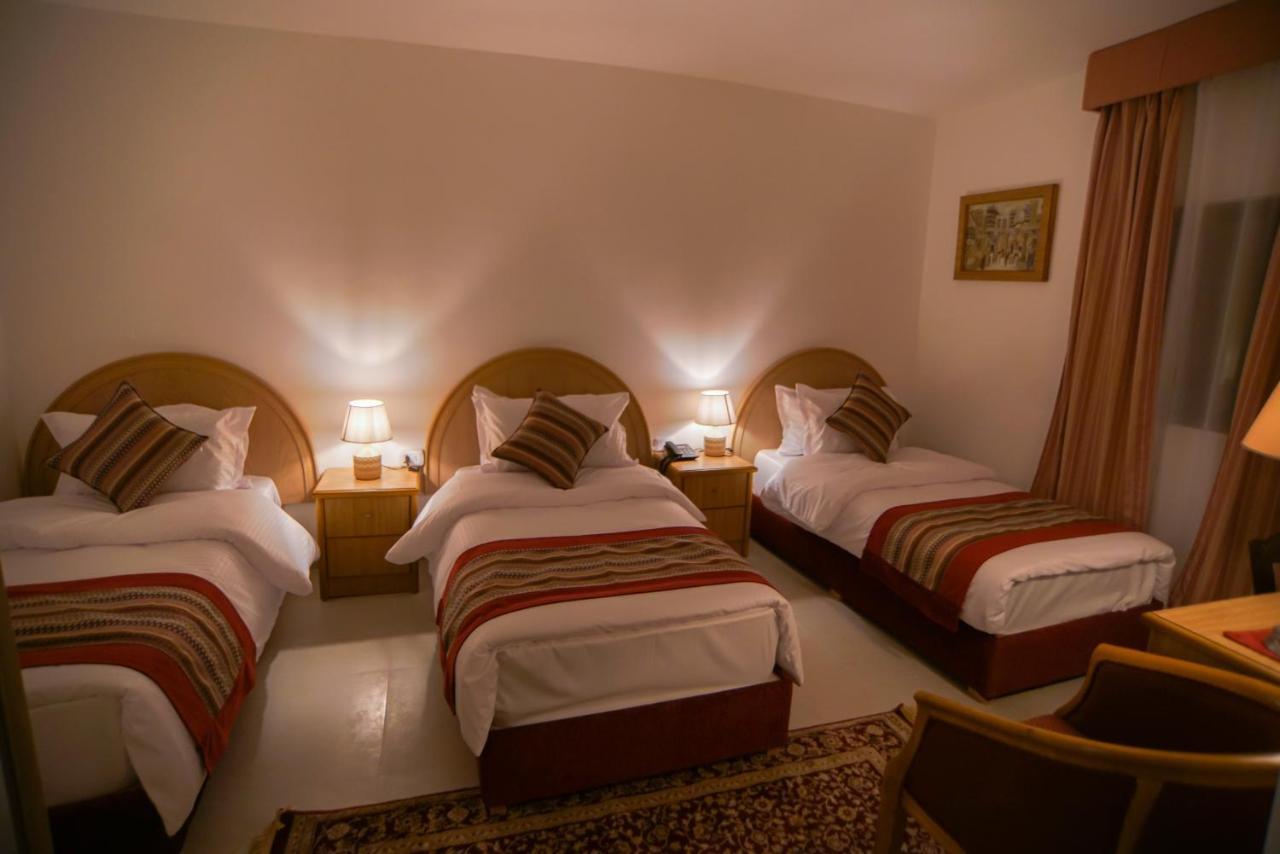 Petra Plaza Hotel Wadi Musa Exterior photo